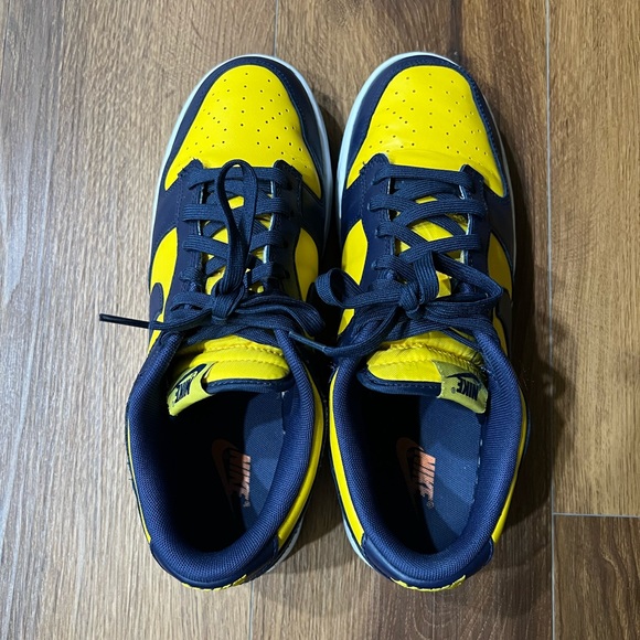 Nike Dunks Low “Michigan” - Picture 5 of 7